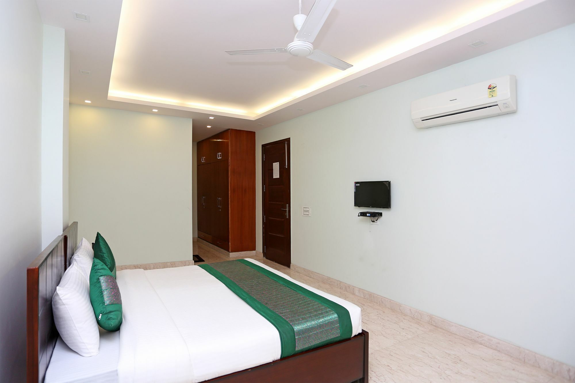Hotel Oyo 9664 Sector 48 Gurgaon Exterior foto